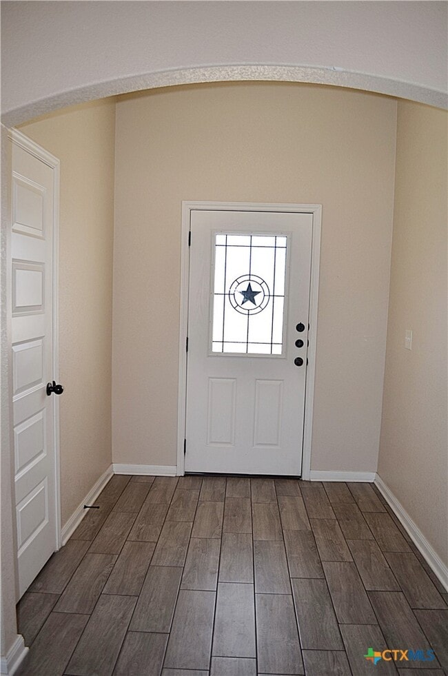 Foto del edificio - 6111 Cactus Flower Ln