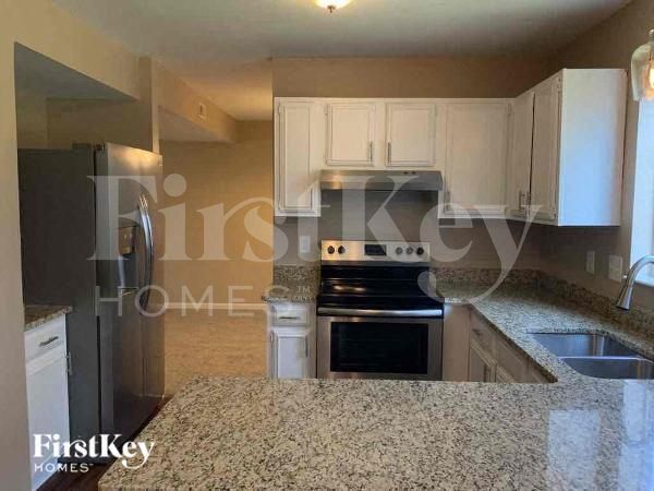 Building Photo - 226 Regency Dr