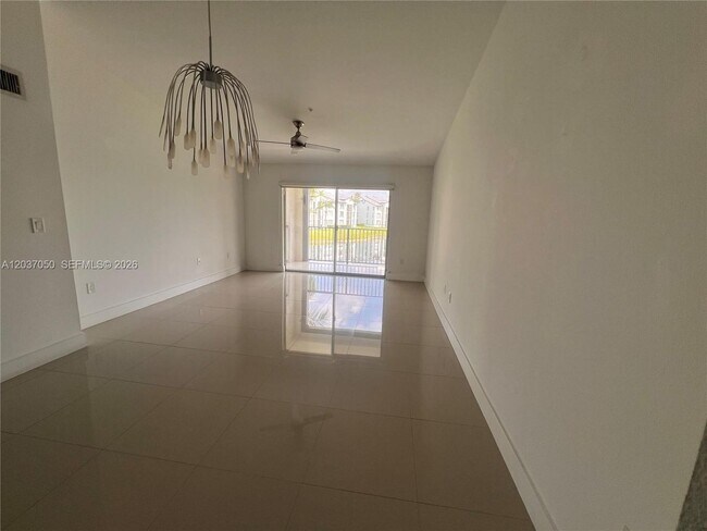 Foto del edificio - 4370 NW 107th Ave