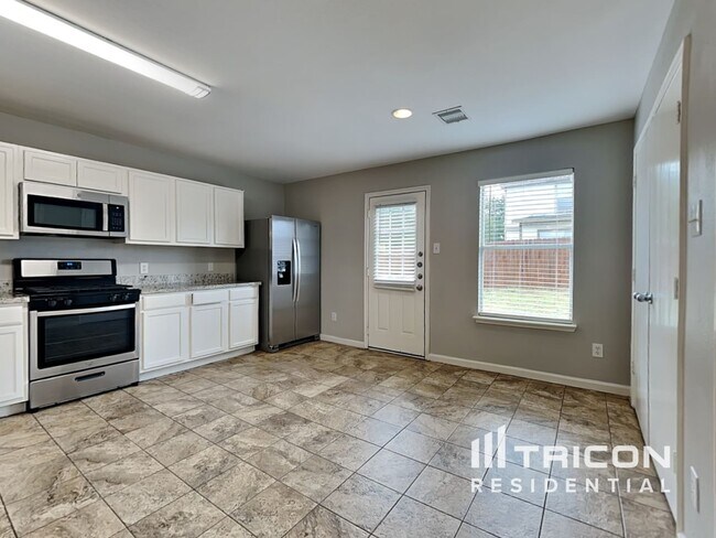 Foto del edificio - 21618 Rain Leaf Ct