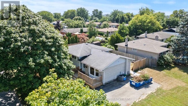 Building Photo - 15-15 Ancaster Blvd
