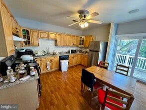 Building Photo - 1068 Floyd Terrace