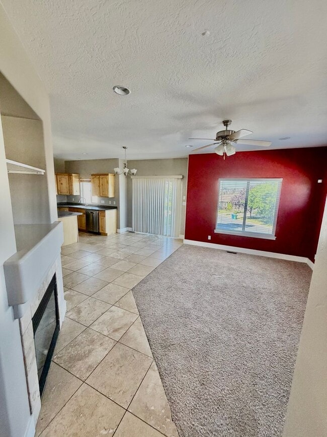Building Photo - Lehi 3 Bedroom Town Home Pets OK