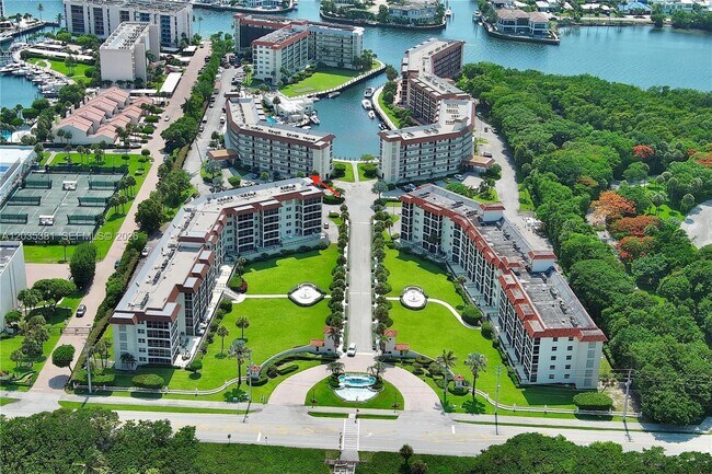 Foto del edificio - 2871 N Ocean Blvd
