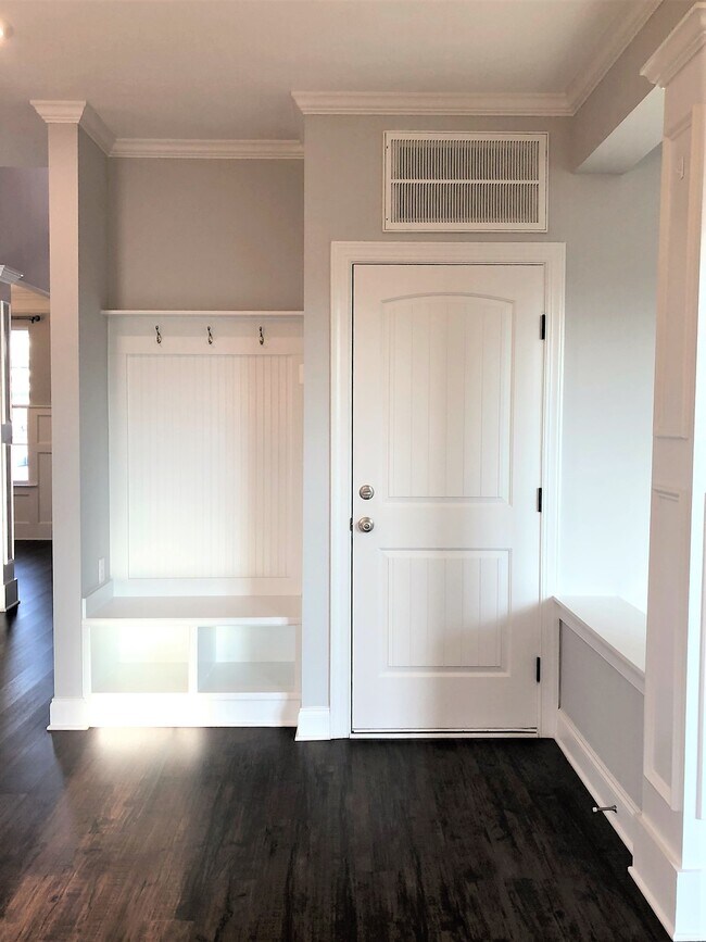 Foto del edificio - 902 Chesford Dr