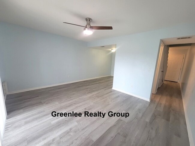 Building Photo - Don't miss this beautiful, peaceful, updat...