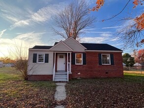 Building Photo - 4608 Eastover Ave