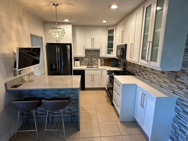 Foto del edificio - 1006 NE 14th Pl