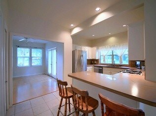 Foto del edificio - 3200 Beverly Rd