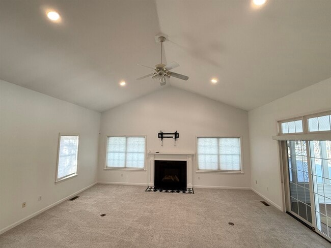 Building Photo - 149 Tinker Rd