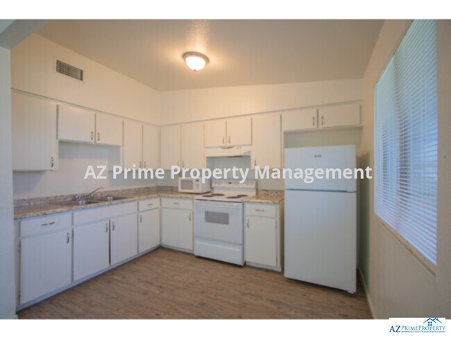 Foto del edificio - 2139 W Devonshire Ave