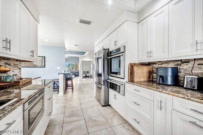 Building Photo - 4402 Yacht Harbor Dr