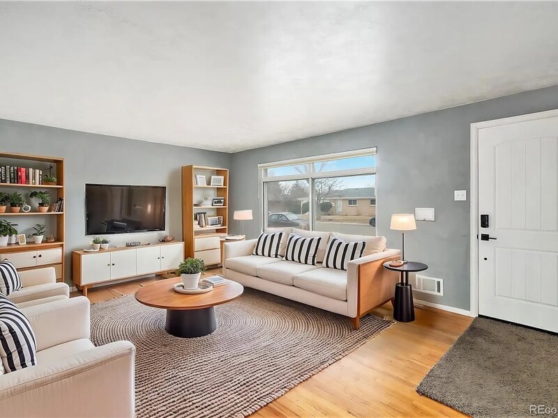 Foto principal - 3149 Wheeling St