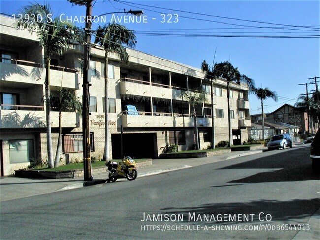 Foto del edificio - 13930 S Chadron Ave