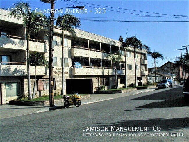 Building Photo - 13930 S Chadron Ave