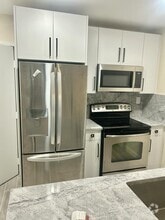 Building Photo - 2771 Riverside Dr