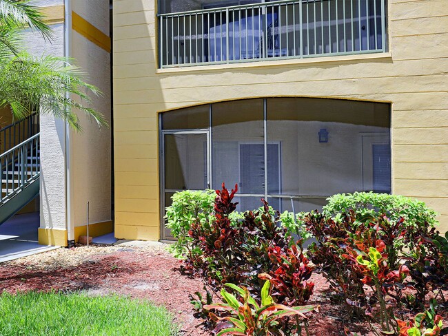 Building Photo - Royal Greens 11480-102