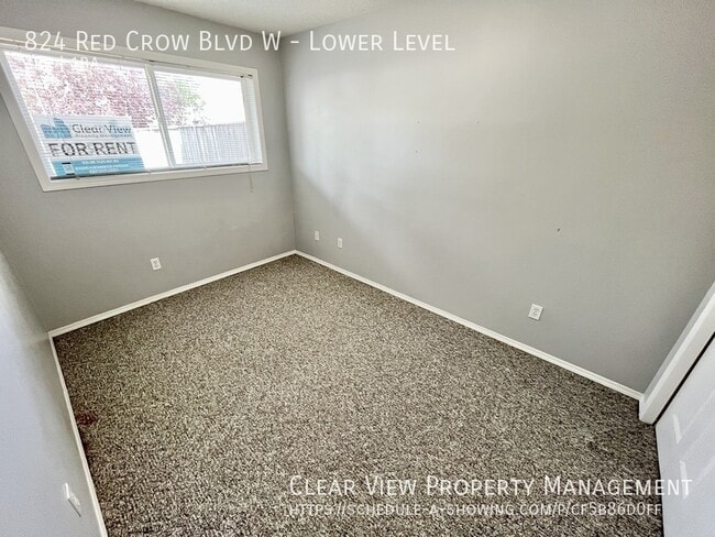 Building Photo - ?? 3 Bedroom Lower Suite with Utilities included in West Lethbridge!