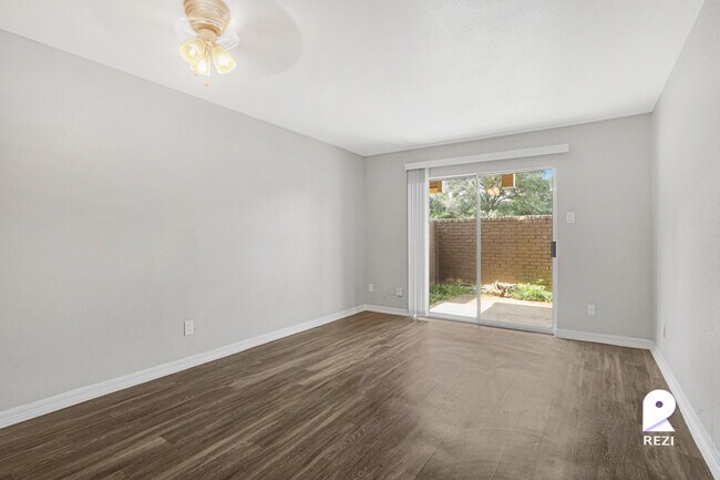 Building Photo - 4400 Memorial Dr