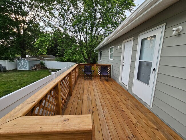 Shared Deck - 2761 Michaels Dr