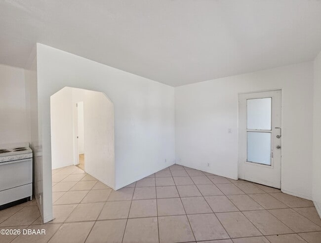 Building Photo - 5018 S Ridgewood Ave