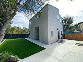 Building Photo - 5407-5409 Baja Dr