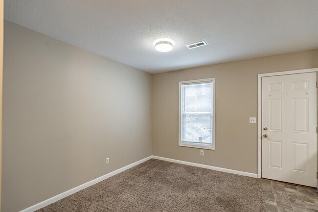 Building Photo - 313 Berkley Ct