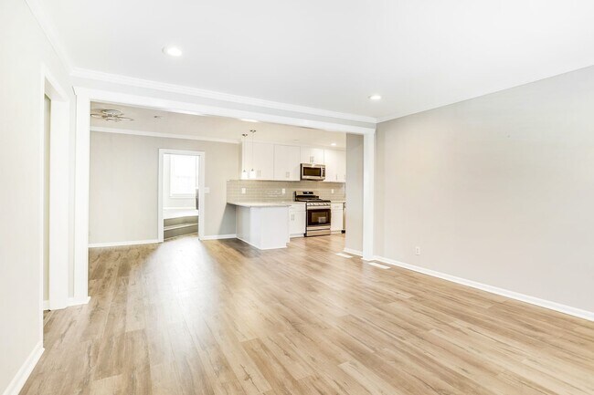 Building Photo - 1371 Spring Valley Ln