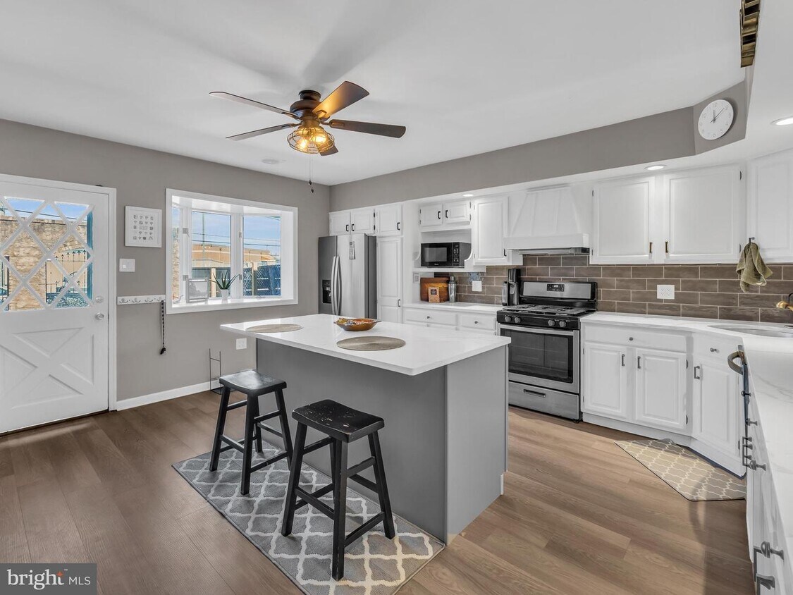 2544 b St, Philadelphia, PA 19125 Townhome Rentals in Philadelphia