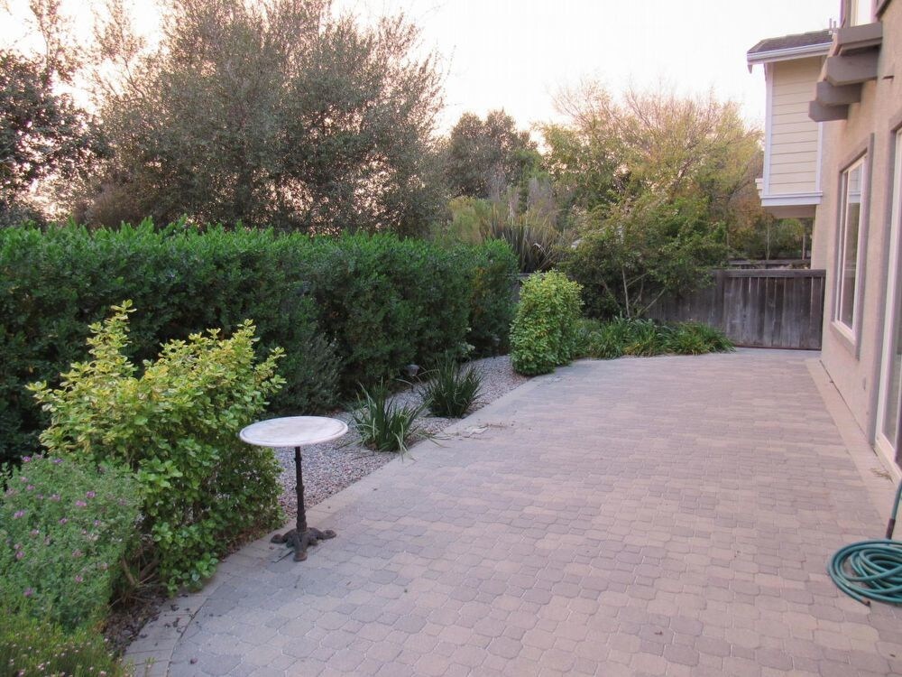 Foto del edificio - 6821 Silkberry Ln