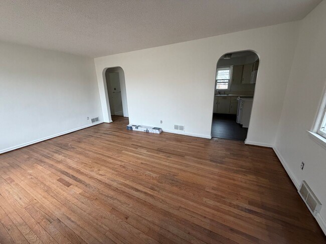 Foto del edificio - 3 Bedroom and 1 bath