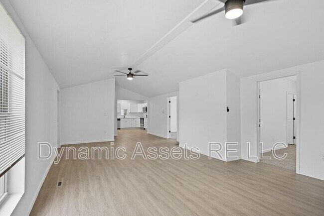 Foto del edificio - 816 W 3rd St