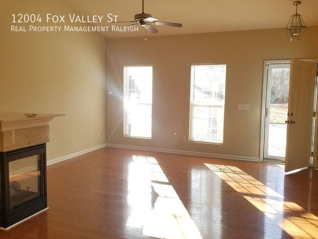 Building Photo - 12004 Fox Valley St