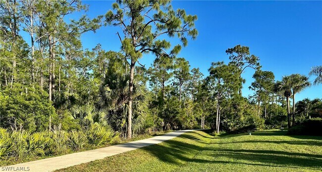 Foto del edificio - 10000 Horse Creek Rd