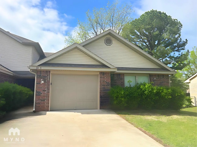 Building Photo - 311 E Thurman St