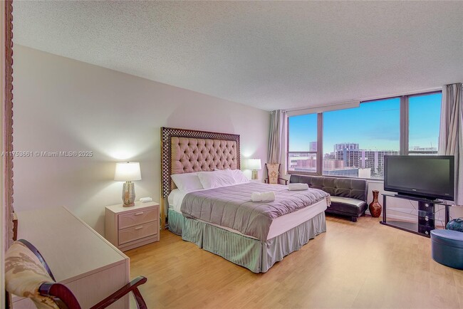 Foto del edificio - 3505 S Ocean Dr