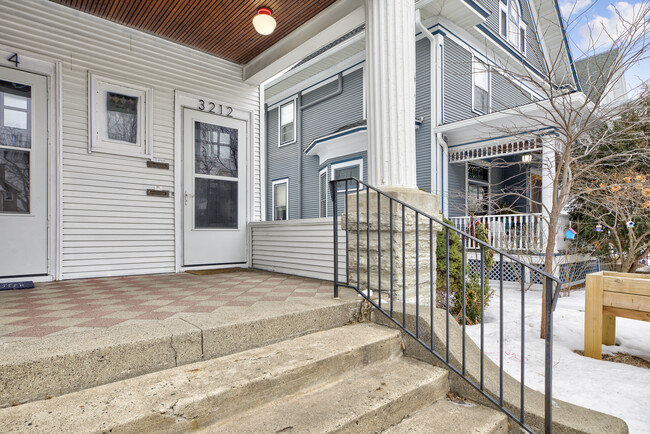Foto del edificio - 3212 Colfax Ave S