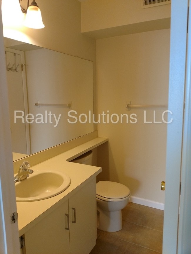 Building Photo - 378 Delancey Pl