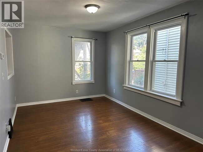 Photo du bâtiment - 1695 Howard Ave