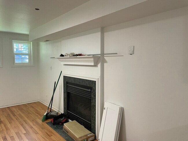 Foto del edificio - 1534 N Claremont Ave
