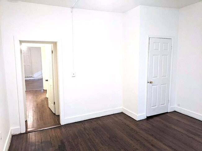 Main Bedroom - 814 Ferry St