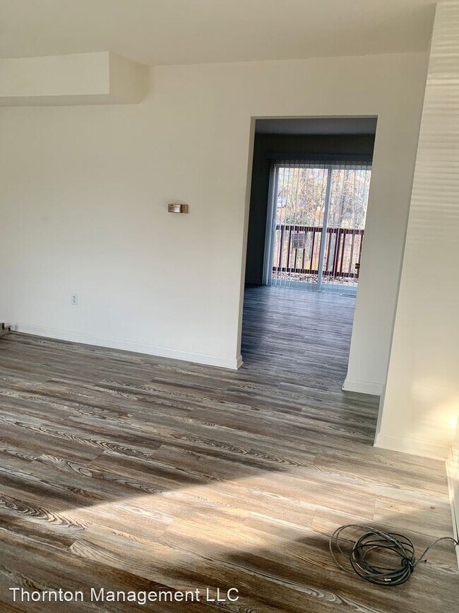 Foto del edificio - 2 br, 3 bath House - 5137 Redbud Rd