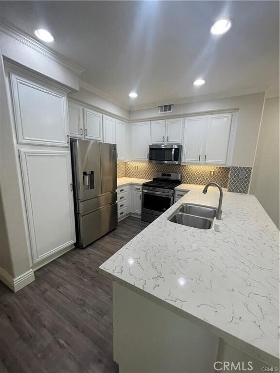 Foto del edificio - 7701 Chambray Pl