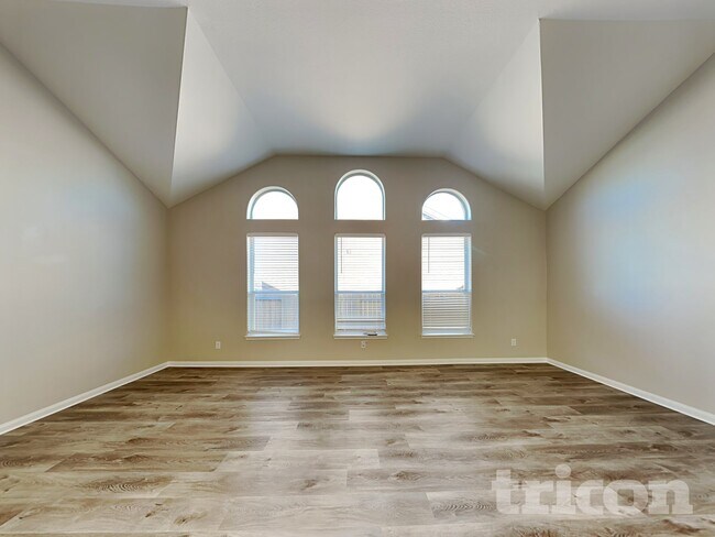 Foto del edificio - 213 Lamont Rd
