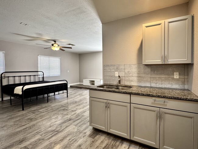 Building Photo - 3767 Kicking Horse Dr