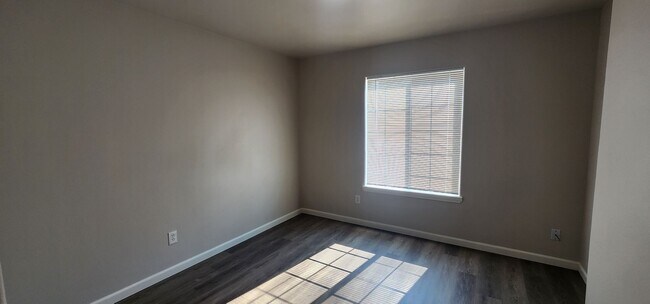 Building Photo - SF233-Fall