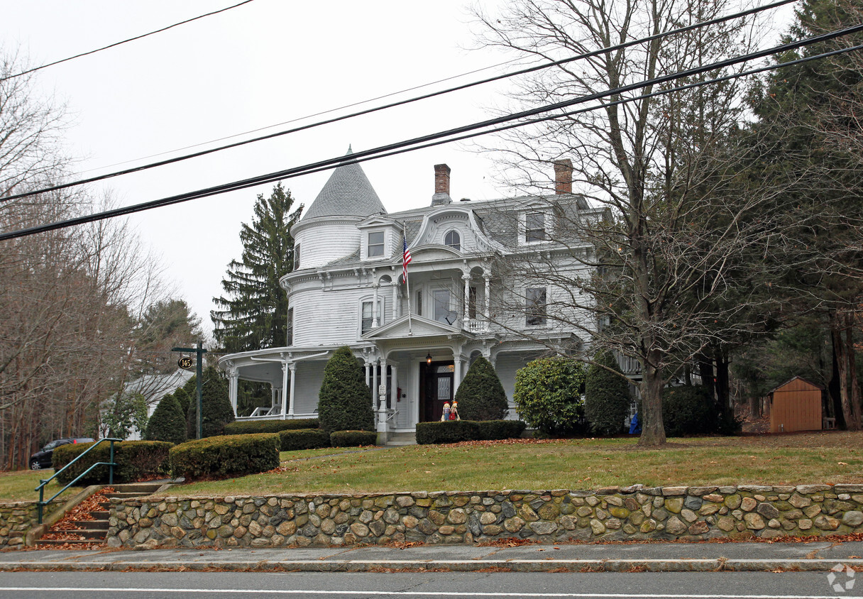 Building Photo - Knowlton Manor