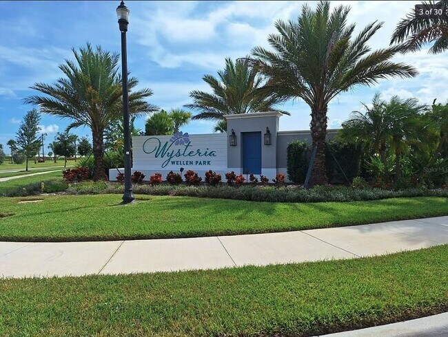 Foto del edificio - Annual Rental 3 Bedroom 2 Bathroom Single Family Home in Gated Community of Wellen Park