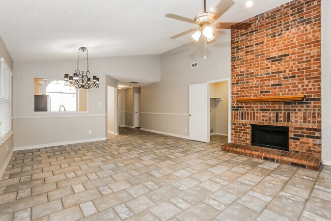 Foto del edificio - 4326 Walsh Ln