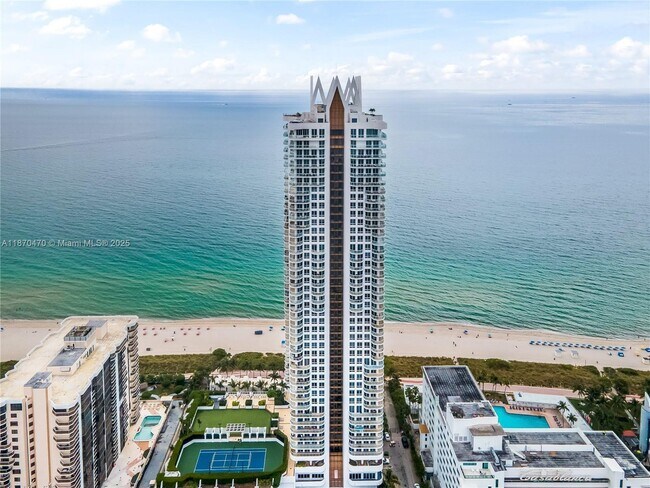 Foto del edificio - 6365 Collins Ave
